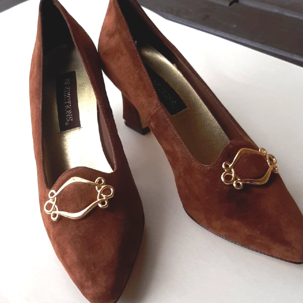 Predictions Leather Pumps with Gold Accent.